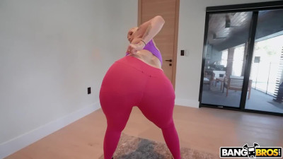 Black lover screwed a big booty blonde babe Alexis Andrews