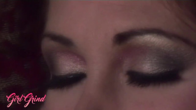 Sneaky Tiffany Mynx - curvy trailer - Girl Grind
